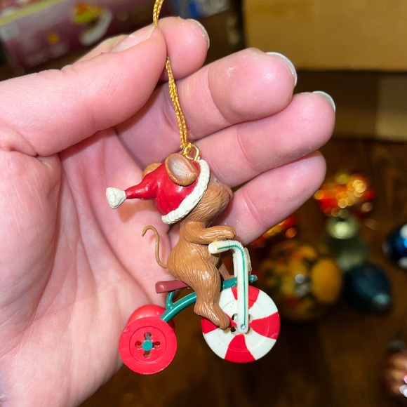 Vintage Set Of 7 Various Holiday Christmas Ornaments - Picture 11 of 16